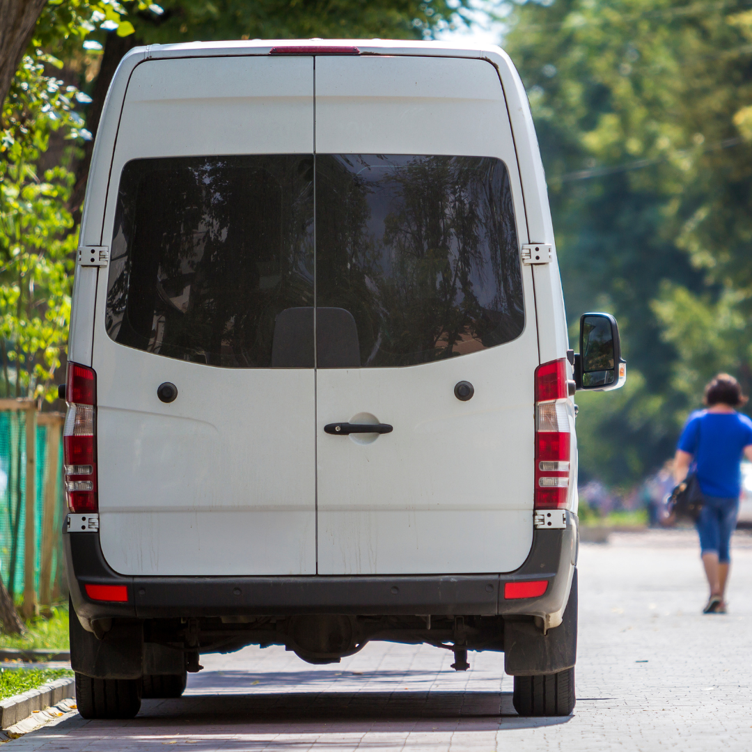 Kleintransporter für kleinen Umzug in Nürnberg auf dem Weg zum Einsatzort